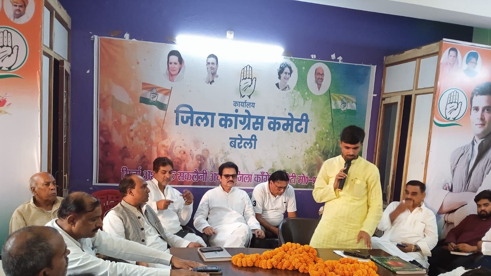 UP Chunav 2022 : कांग्रेस के इस बड़े नेता का दावा, प्रियंका गांधी की लोकप्रियता से घबरा गई है बीजेपी UP Chunav 2022 : कांग्रेस के इस बड़े नेता का दावा, प्रियंका गांधी की लोकप्रियता से घबरा गई है बीजेपी