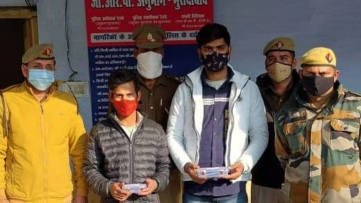 Bareilly News: ट्रेन में यात्रियों को लूटने वाले दो बदमाश गिरफ्तार, चोरी का माल और नशीली दवाएं बरामद Bareilly News: ट्रेन में यात्रियों को लूटने वाले दो बदमाश गिरफ्तार, चोरी का माल और नशीली दवाएं बरामद