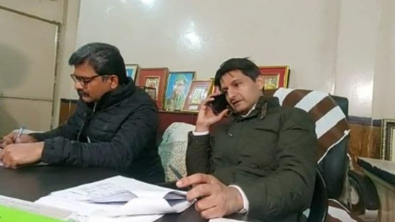दीपेंद्र हुड्डा ने वाराणसी में कांग्रेस के संभावित प्रत्याशियों का लिया इंटरव्यू, अखिलेश यादव पर दिया यह बयान दीपेंद्र हुड्डा ने वाराणसी में कांग्रेस के संभावित प्रत्याशियों का लिया इंटरव्यू, अखिलेश यादव पर दिया यह बयान