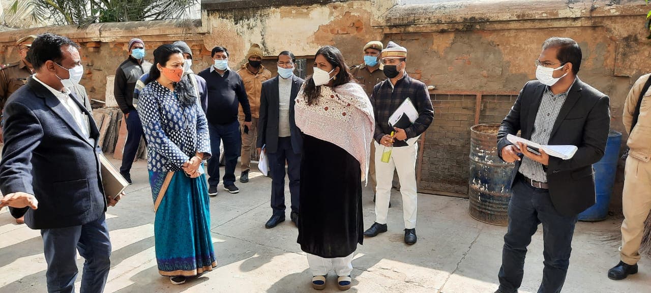 UP Election: अलीगढ़ में बूथ पर वोटर, प्रत्याशी, मीडिया का दायरा निर्धारित, नियमों के उल्लघंन पर कार्रवाई UP Election: अलीगढ़ में बूथ पर वोटर, प्रत्याशी, मीडिया का दायरा निर्धारित, नियमों के उल्लघंन पर कार्रवाई