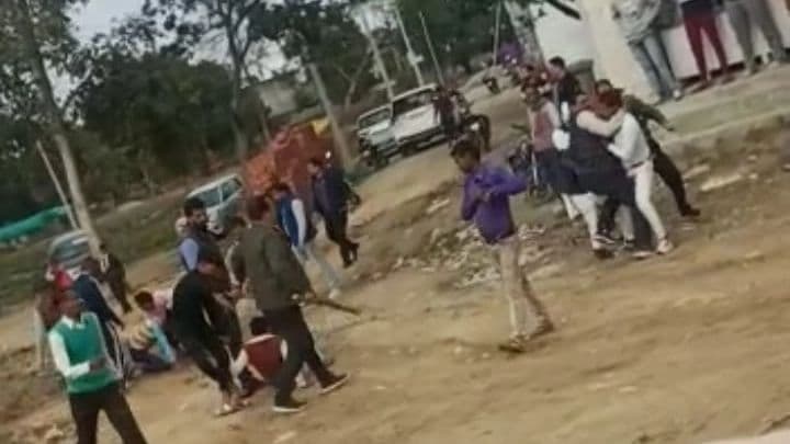 Bareilly News: भाजपा विधायक राजेश मिश्रा के भाई और भतीजों पर मुकदमा दर्ज, यह है पूरा मामला Bareilly News: भाजपा विधायक राजेश मिश्रा के भाई और भतीजों पर मुकदमा दर्ज, यह है पूरा मामला