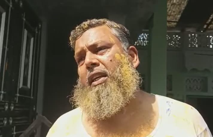 Bareilly News: बहेड़ी में धार्मिक स्थल पर फेंका रंग, विरोध करने पर मुतवल्ली को भी लगाया, मुकदमा दर्ज Bareilly News: बहेड़ी में धार्मिक स्थल पर फेंका रंग, विरोध करने पर मुतवल्ली को भी लगाया, मुकदमा दर्ज