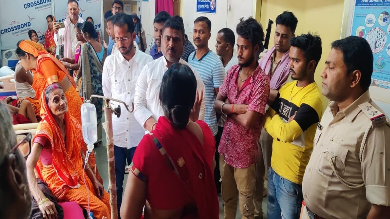 बिहार: बिहटा में भूमि विवाद में जमकर हुई गोलीबारी, तीन बच्चे समेत आधा दर्जन लोग जख्मी बिहार: बिहटा में भूमि विवाद में जमकर हुई गोलीबारी, तीन बच्चे समेत आधा दर्जन लोग जख्मी