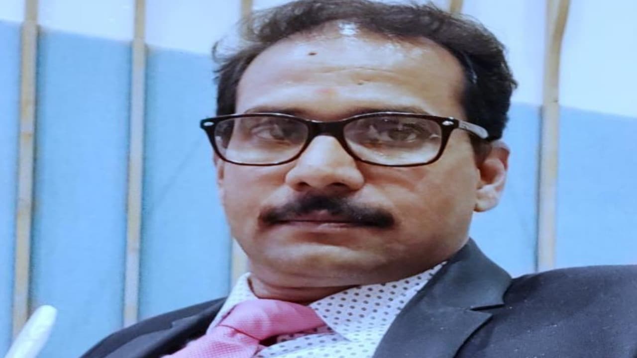 सेफी चुनाव : बोसा अध्यक्ष एके सिंह ने चेयरमैन पद के लिए पेश की दावेदारी, मार्च में होगा चुनाव सेफी चुनाव : बोसा अध्यक्ष एके सिंह ने चेयरमैन पद के लिए पेश की दावेदारी, मार्च में होगा चुनाव