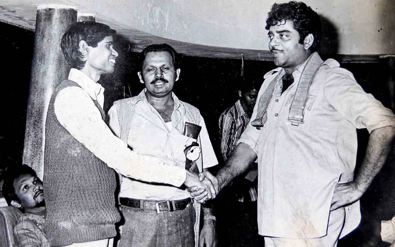 यश चोपड़ा ने गिद्दी में की ‘मेरी प्यारी धनिया’ की शूटिंग, रिलीज हुई ‘काला पत्थर’, दिलचस्प है कहानी यश चोपड़ा ने गिद्दी में की ‘मेरी प्यारी धनिया’ की शूटिंग, रिलीज हुई ‘काला पत्थर’, दिलचस्प है कहानी
