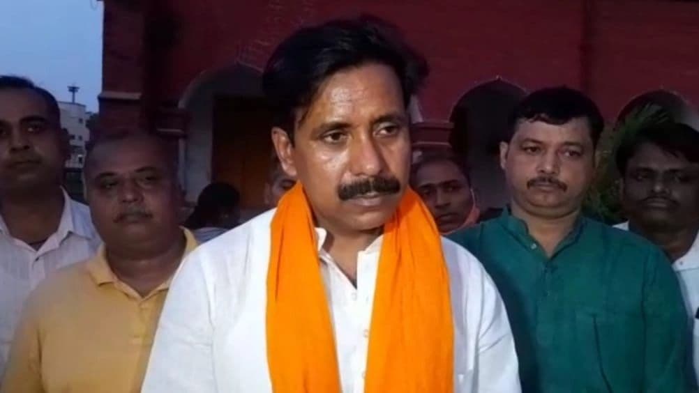 Varanasi News: किसानों को हथियार बनाना चाहता है विपक्ष, राहुल-प्रियंका बना रहे भगदड़ का माहौल: अनिल राजभर