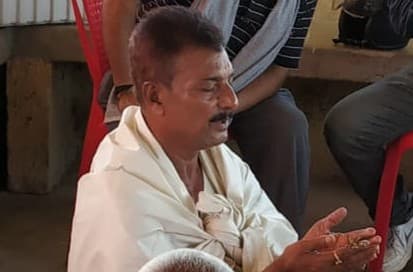 Jharkhand News : पैरोल पर कड़ी सुरक्षा में रांची आए इस गैंगस्टर ने किया मां का अंतिम संस्कार, पढ़िए कौन है वह कुख्यात अपराधी ? Jharkhand News : पैरोल पर कड़ी सुरक्षा में रांची आए इस गैंगस्टर ने किया मां का अंतिम संस्कार, पढ़िए कौन है वह कुख्यात अपराधी ?