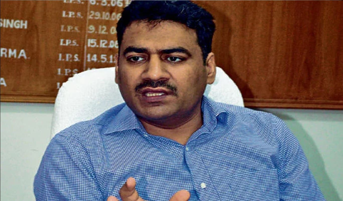 झारखंड में 9 आईपीएस अधिकारियों का तबादला, पढ़ें किसे मिली है कौन सी जिम्मेदारी झारखंड में 9 आईपीएस अधिकारियों का तबादला, पढ़ें किसे मिली है कौन सी जिम्मेदारी