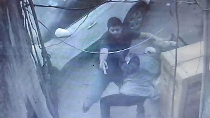 उमेश पाल हत्याकांड: असद के करीबी सोनू ने उगले राज! 9 एमएम पिस्टल के वारदात में इस्तेमाल होने की आशंका उमेश पाल हत्याकांड: असद के करीबी सोनू ने उगले राज! 9 एमएम पिस्टल के वारदात में इस्तेमाल होने की आशंका