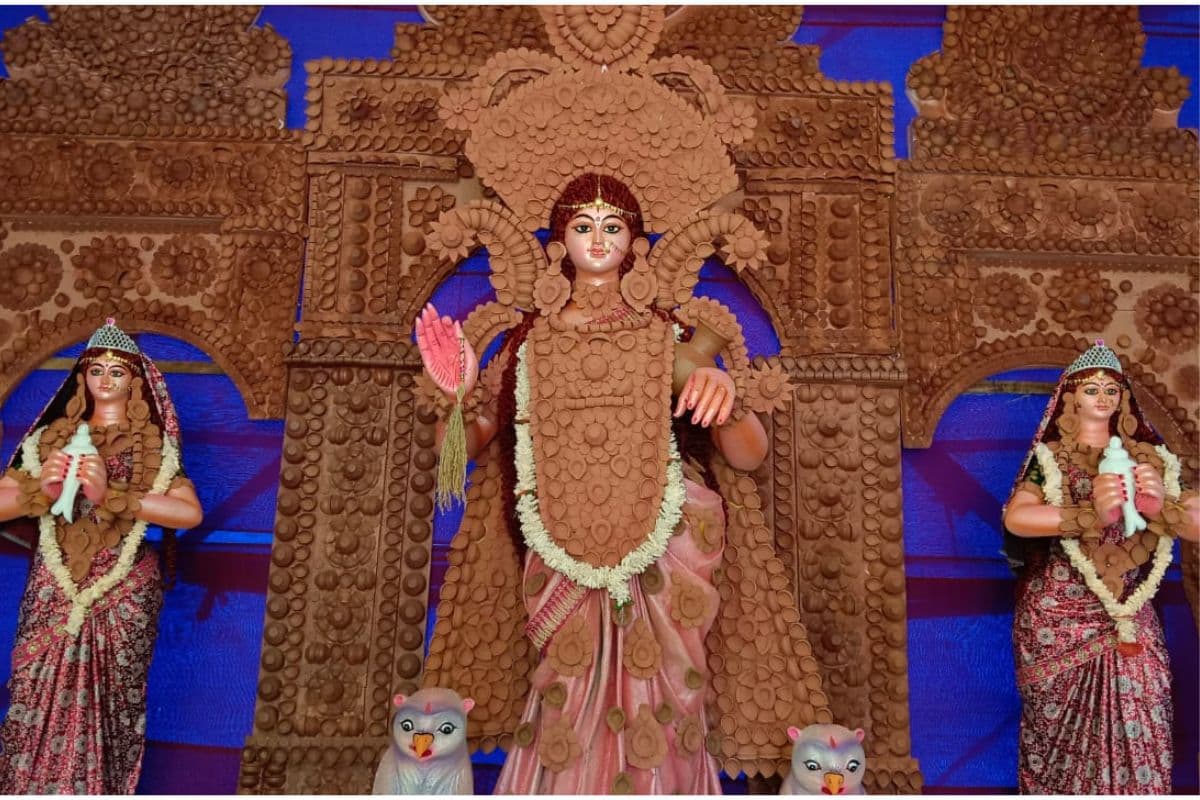 WB News : इस गांव में दुर्गा पूजा के तर्ज पर हाेती है लक्ष्मी पूजा