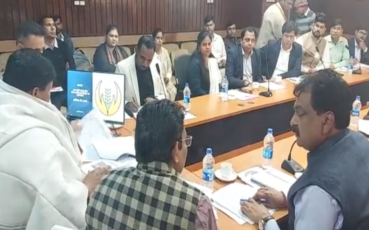 पीएम फसल बीमा का बकाया 810 करोड़ रुपये भुगतान का रास्ता होगा साफ, जल्द होगी CM हेमंत सोरेन से चर्चा पीएम फसल बीमा का बकाया 810 करोड़ रुपये भुगतान का रास्ता होगा साफ, जल्द होगी CM हेमंत सोरेन से चर्चा