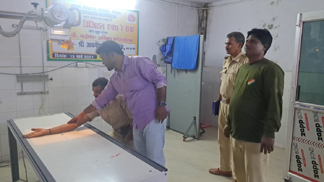 Bihar: जमुई में बालू माफिया का पुलिस पर हमला, पथराव में मजिस्ट्रेट समेत आधा दर्जन पुलिस जवान घायल Bihar: जमुई में बालू माफिया का पुलिस पर हमला, पथराव में मजिस्ट्रेट समेत आधा दर्जन पुलिस जवान घायल