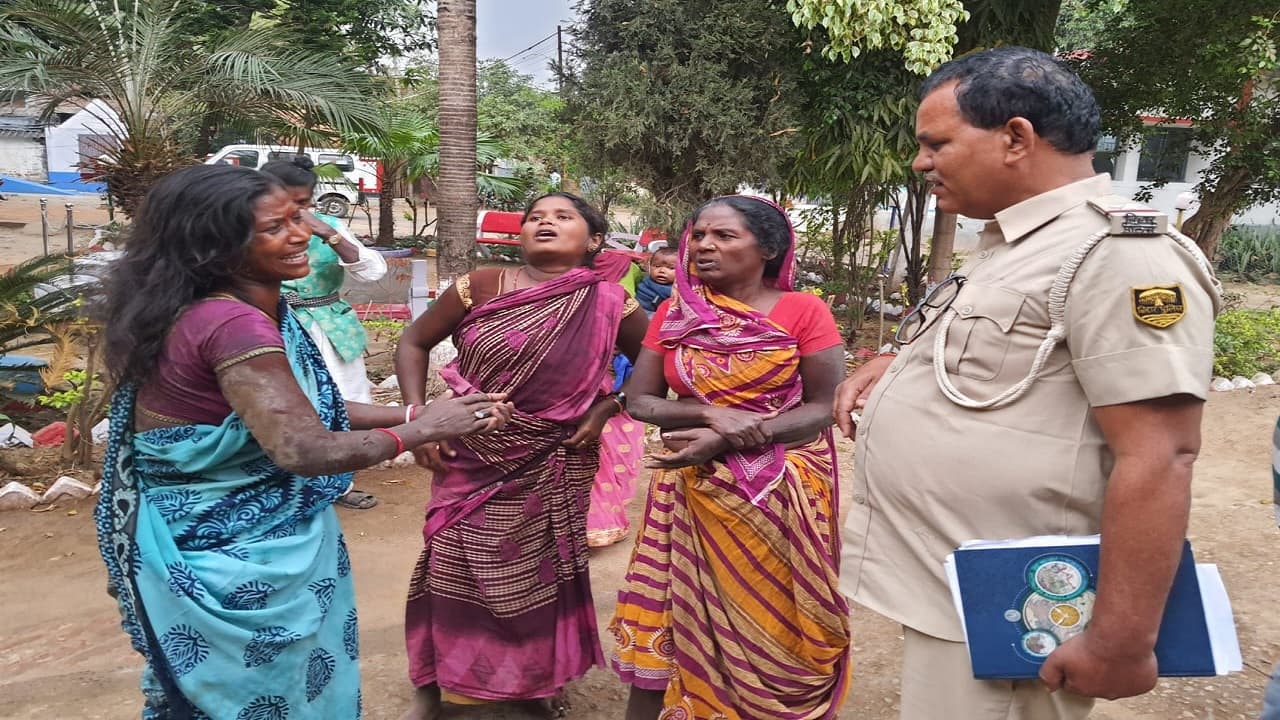 बिहार: ससुराल से प्रताड़ित बहन को लाने जा रहे भाई की सड़क हादसे में मौत, ऑटो पलटने से गयी जान बिहार: ससुराल से प्रताड़ित बहन को लाने जा रहे भाई की सड़क हादसे में मौत, ऑटो पलटने से गयी जान