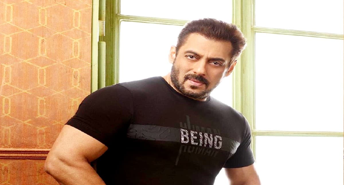 Salman Khan Birthday: बर्थडे पर सलमान खान का लेटेस्ट वीडियो वायरल, बोले- सांप काटने के बाद ऐसे मुस्कुराना… Salman Khan Birthday: बर्थडे पर सलमान खान का लेटेस्ट वीडियो वायरल, बोले- सांप काटने के बाद ऐसे मुस्कुराना…