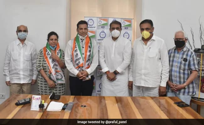Bihar Vidhan Sabha Election 2020: बिहार चुनाव के पहले भोजपुरी के इन स्टार्स ने थामा NCP का दामन Bihar Vidhan Sabha Election 2020: बिहार चुनाव के पहले भोजपुरी के इन स्टार्स ने थामा NCP का दामन