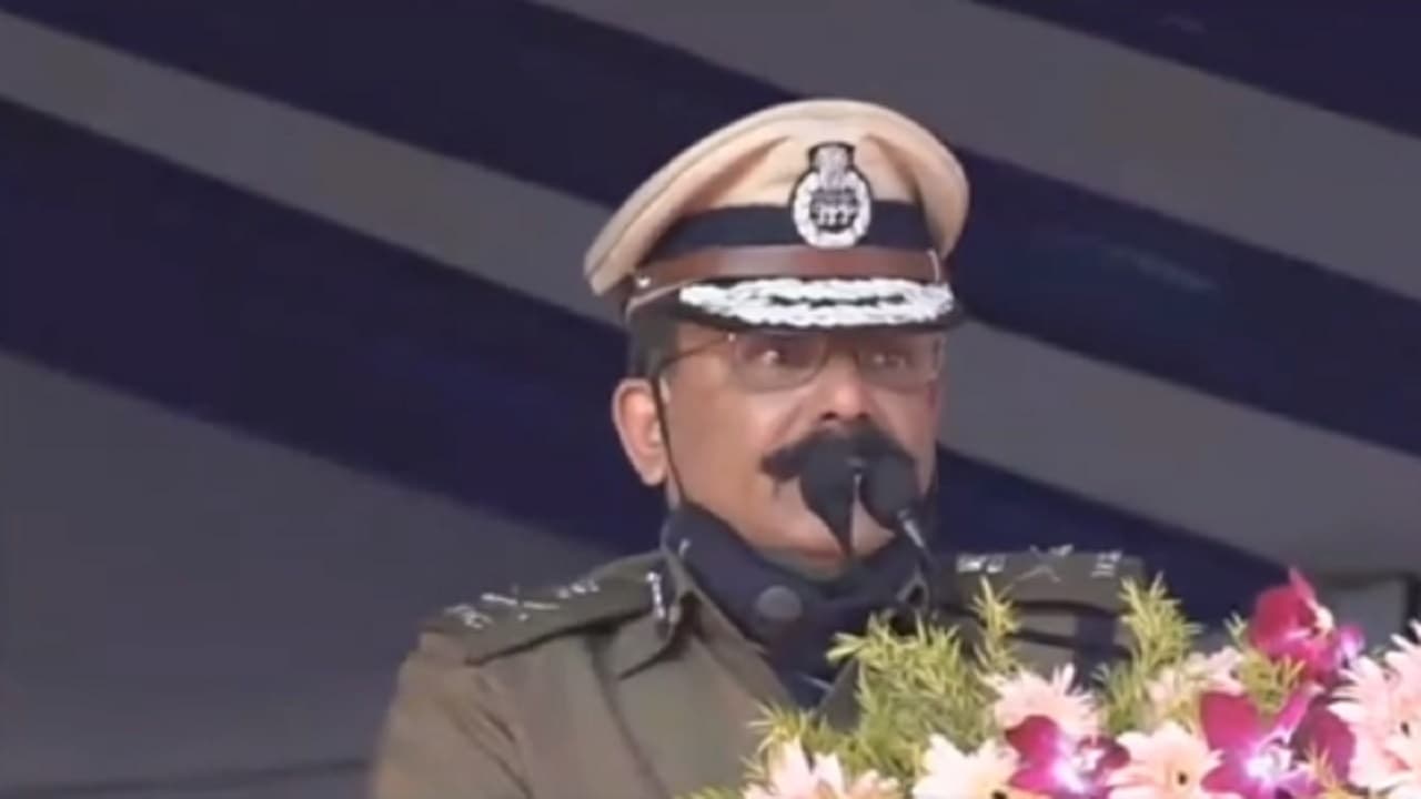 बिहार शराब कांड: कहाँ हुए फेल? बिहार के पूर्व DGP SK Singhal का पद त्यागने से पहले बड़ा बयान, पढ़ें… बिहार शराब कांड: कहाँ हुए फेल? बिहार के पूर्व DGP SK Singhal का पद त्यागने से पहले बड़ा बयान, पढ़ें…