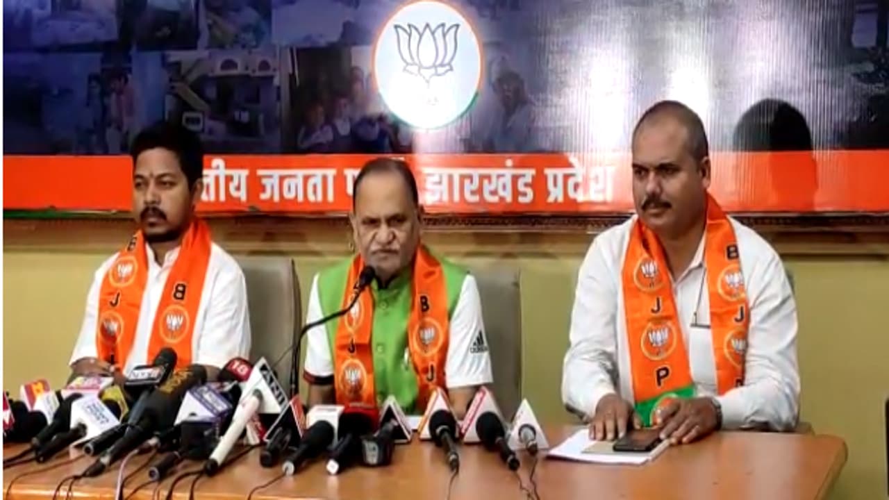 Ranchi Violence Case: BJP विधायक सीपी सिंह ने राज्य सरकार पर साधा निशाना, दोषियों पर की कार्रवाई की मांग Ranchi Violence Case: BJP विधायक सीपी सिंह ने राज्य सरकार पर साधा निशाना, दोषियों पर की कार्रवाई की मांग