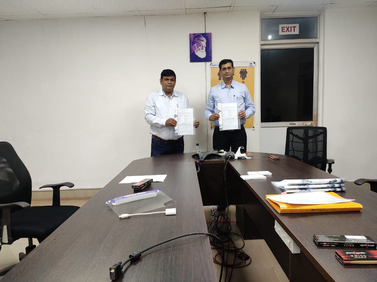 Good News : टाटा पिगमेंट के कर्मचारियों के लिए खुशखबरी, कोरोना काल में भी कर्मचारियों को 57 हजार रुपये अधिकतम बोनस Good News : टाटा पिगमेंट के कर्मचारियों के लिए खुशखबरी, कोरोना काल में भी कर्मचारियों को 57 हजार रुपये अधिकतम बोनस