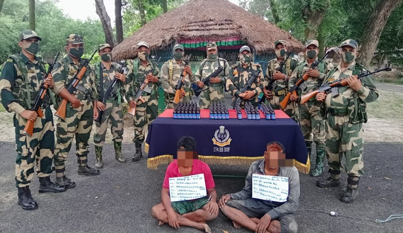बीएसएफ-तस्करों की आंखमिचौनी जारी, बंगाल में 10.32 करोड़ से ज्यादा के ड्रग्स, सोना-चांदी व वन्य जीव-जंतु जब्त बीएसएफ-तस्करों की आंखमिचौनी जारी, बंगाल में 10.32 करोड़ से ज्यादा के ड्रग्स, सोना-चांदी व वन्य जीव-जंतु जब्त