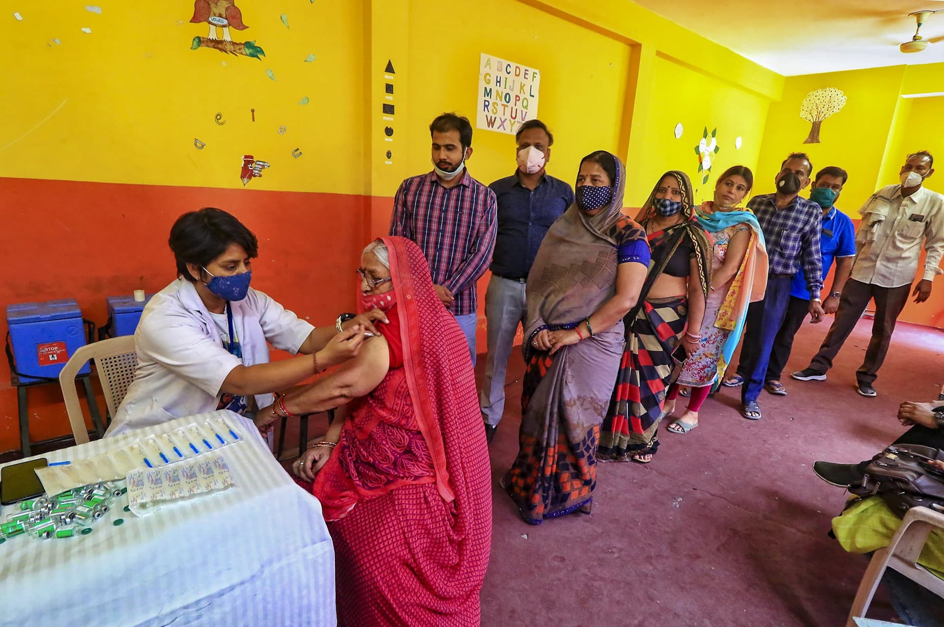 Coronavirus in Bihar : पांच दिनों में ढाई गुना बढ़े एक्टिव मरीज, 19 की जान गयी, 24 घंटे में छह मौतें Coronavirus in Bihar : पांच दिनों में ढाई गुना बढ़े एक्टिव मरीज, 19 की जान गयी, 24 घंटे में छह मौतें