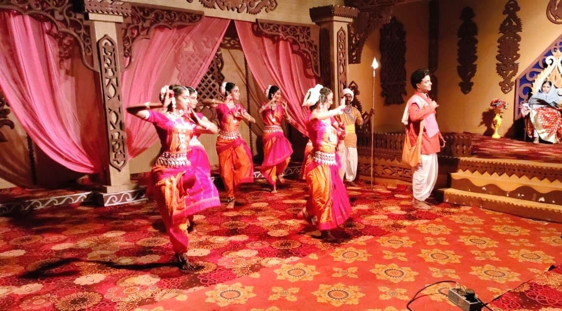 ‘विद्यापति’ की बायोपिक में दिखेंगे महाकवि के अनछुए प्रसंग, मिथिला के साथ दिखेगी बंगाल- ओडिशा की सांस्कृतिक झलक ‘विद्यापति’ की बायोपिक में दिखेंगे महाकवि के अनछुए प्रसंग, मिथिला के साथ दिखेगी बंगाल- ओडिशा की सांस्कृतिक झलक
