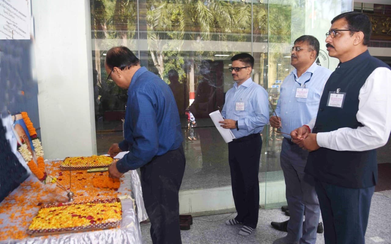 Coal India News: सीसीएल में अधिकारियों एवं कर्मचारियों को दिलायी गयी राष्ट्रीय एकता दिवस की शपथ Coal India News: सीसीएल में अधिकारियों एवं कर्मचारियों को दिलायी गयी राष्ट्रीय एकता दिवस की शपथ