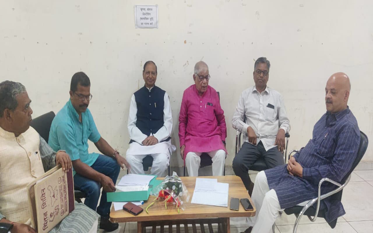झारखंड कांग्रेस के निलंबित तीन विधायकों से अनुशासन समिति ने मांगा स्पष्टीकरण, 7 दिनों में दें जवाब झारखंड कांग्रेस के निलंबित तीन विधायकों से अनुशासन समिति ने मांगा स्पष्टीकरण, 7 दिनों में दें जवाब