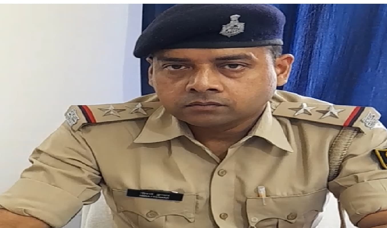 पटना में रिश्वतखोर थानाध्यक्ष निलंबित, भारतीय सेना के अधिकारी से घूस लेने का आरोप, जानें पूरा मामला पटना में रिश्वतखोर थानाध्यक्ष निलंबित, भारतीय सेना के अधिकारी से घूस लेने का आरोप, जानें पूरा मामला