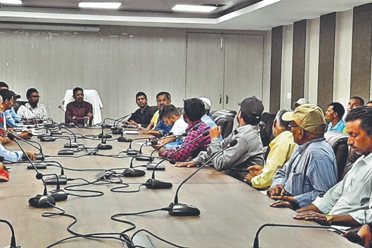 देवघर : नगर आयुक्त के साथ फेडरेशन की वार्ता रही बेनतीजा