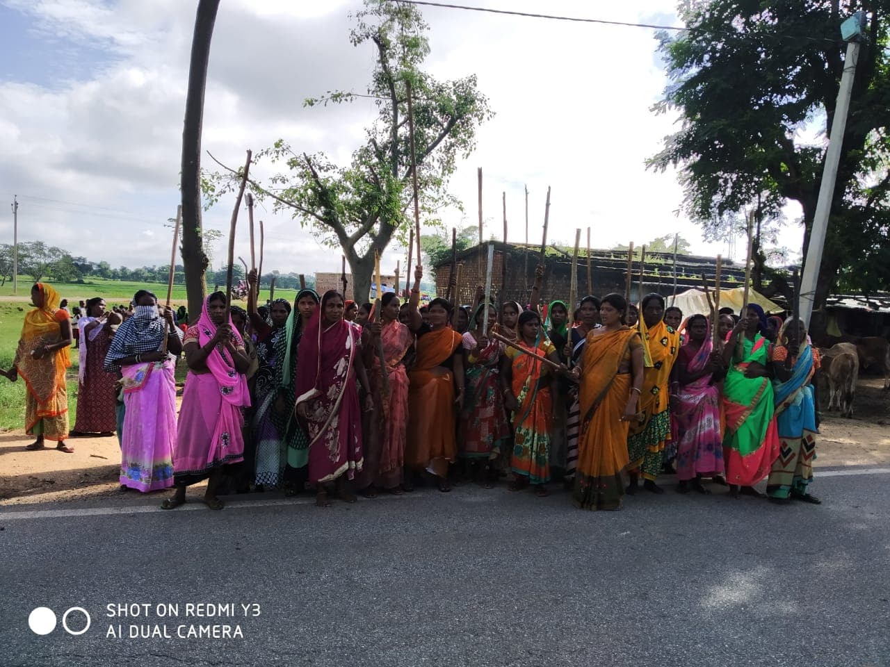 Jharkhand News : झारखंड के इस कुख्यात नक्सली को महिलाओं ने पीट-पीटकर मार डाला, 20 से अधिक गांवों में था आतंक Jharkhand News : झारखंड के इस कुख्यात नक्सली को महिलाओं ने पीट-पीटकर मार डाला, 20 से अधिक गांवों में था आतंक