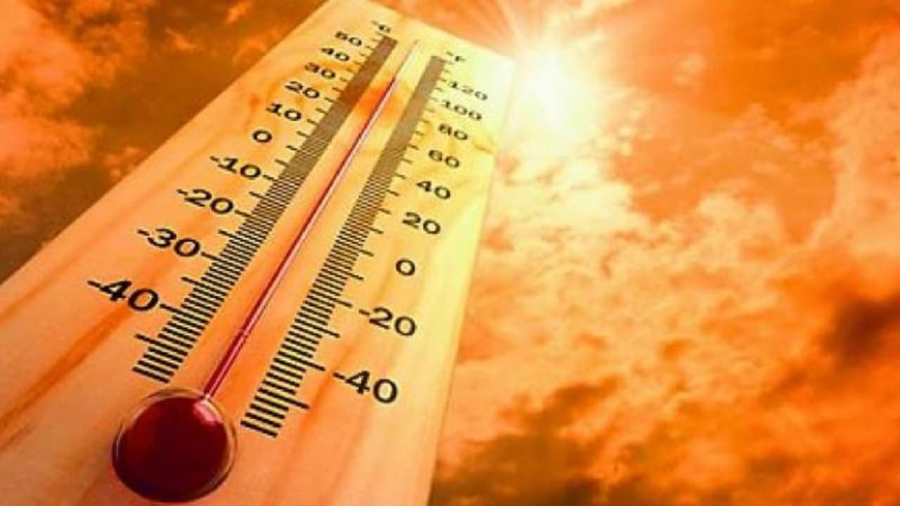 Bihar Weather News: दक्षिण बिहार में बढ़ी तपिश तो उत्तर में बारिश का अलर्ट, औरंगाबाद में टूटा रिकॉर्ड Bihar Weather News: दक्षिण बिहार में बढ़ी तपिश तो उत्तर में बारिश का अलर्ट, औरंगाबाद में टूटा रिकॉर्ड
