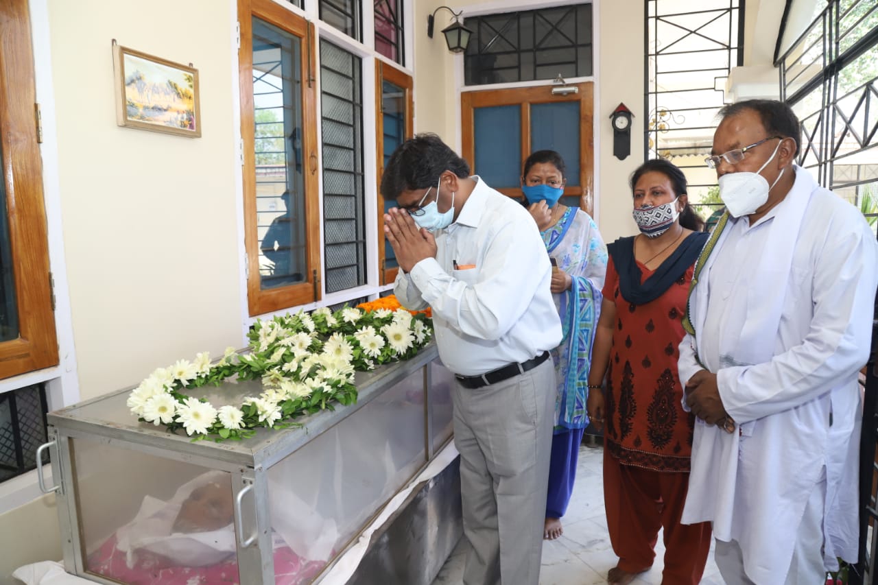 बिहार के पूर्व मंत्री रहे बंदी उरांव का निधन, सीएम हेमंत सोरेन ने जताया शोक, मांडर विधायक बंधु तिर्की ने बताया एक युग का अंत बिहार के पूर्व मंत्री रहे बंदी उरांव का निधन, सीएम हेमंत सोरेन ने जताया शोक, मांडर विधायक बंधु तिर्की ने बताया एक युग का अंत