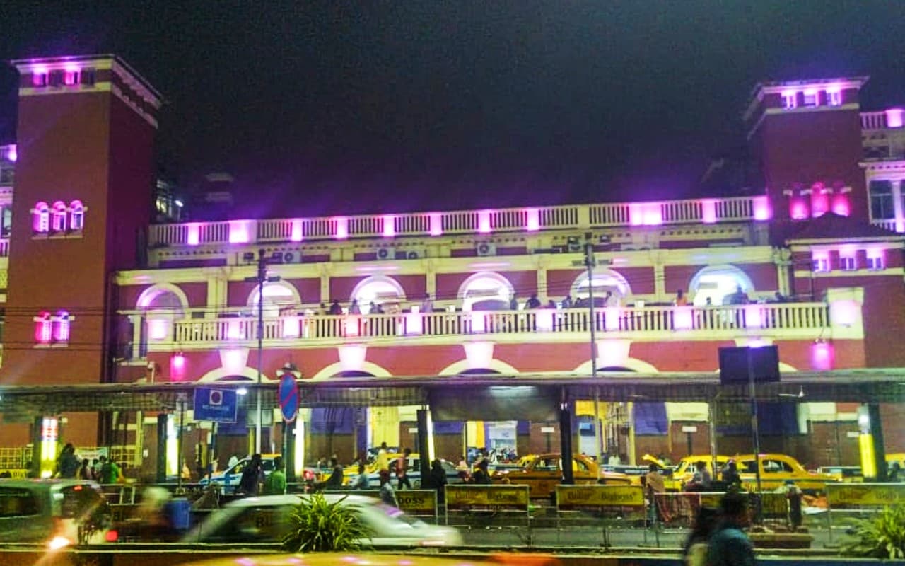 Indian Railways: हावड़ा स्टेशन को बनाया जायेगा वर्ल्ड क्लास, मिलेंगी ये अत्याधुनिक सुविधाएं Indian Railways: हावड़ा स्टेशन को बनाया जायेगा वर्ल्ड क्लास, मिलेंगी ये अत्याधुनिक सुविधाएं