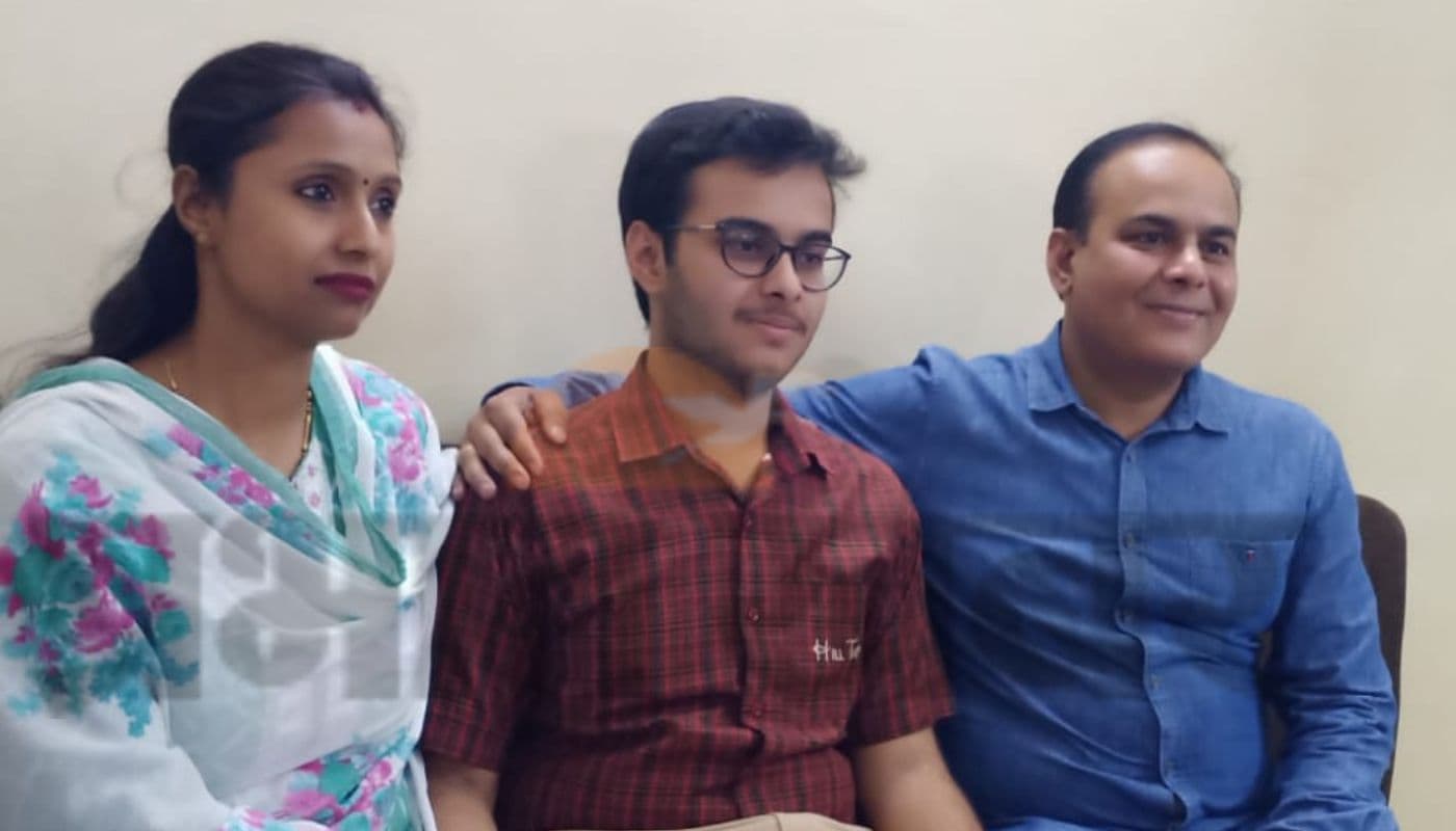 EXCLUSIVE: ICSE टॉपर रुशील कुमार का इंजीनियरिंग के बाद IAS ऑफिसर बनने का है सपना, बताये टॉप करने के टिप्स EXCLUSIVE: ICSE टॉपर रुशील कुमार का इंजीनियरिंग के बाद IAS ऑफिसर बनने का है सपना, बताये टॉप करने के टिप्स