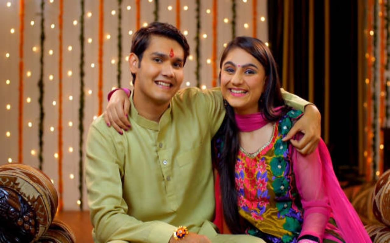 Happy Raksha Bandhan: अटूट है भाई बहन का प्यार, ये अनमोल गुण बनाते है सुंदर बंधन Happy Raksha Bandhan: अटूट है भाई बहन का प्यार, ये अनमोल गुण बनाते है सुंदर बंधन