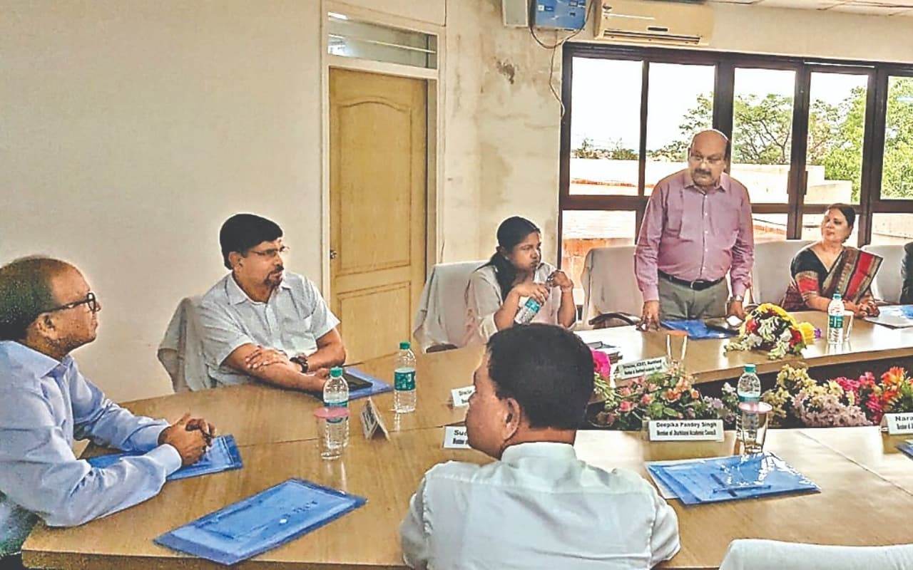 झारखंड : JAC ने निजी स्कूलों व कॉलेजों के लिए बनायी नियमावली, मनमानी पर लगेगी रोक झारखंड : JAC ने निजी स्कूलों व कॉलेजों के लिए बनायी नियमावली, मनमानी पर लगेगी रोक