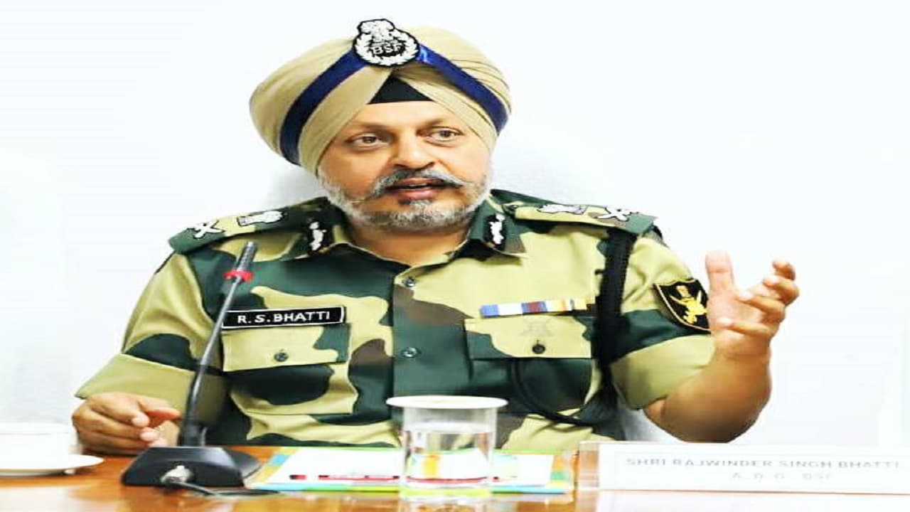 Bihar New DGP IPS भट्टी का खौफ: लालू यादव थे CM, अपहरण के बाद बच्चे को ढूंढने लगे थे बदमाशों के ही गैंग Bihar New DGP IPS भट्टी का खौफ: लालू यादव थे CM, अपहरण के बाद बच्चे को ढूंढने लगे थे बदमाशों के ही गैंग