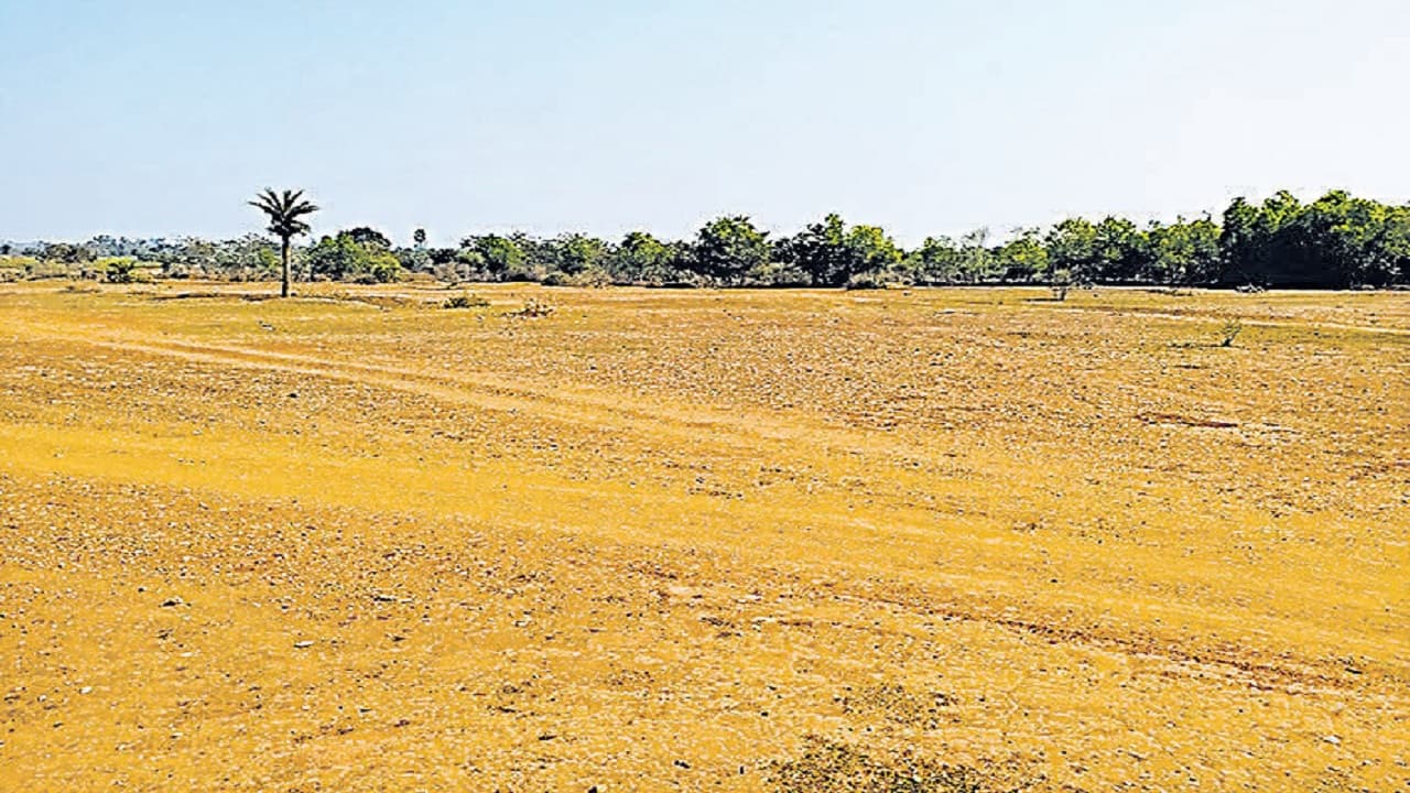 जमुई के करमटिया में वर्षों से दबा है सोने का सबसे बड़ा भंडार, जानिये अबतक क्यों शांत पड़ा रहा इलाका ? जमुई के करमटिया में वर्षों से दबा है सोने का सबसे बड़ा भंडार, जानिये अबतक क्यों शांत पड़ा रहा इलाका ?