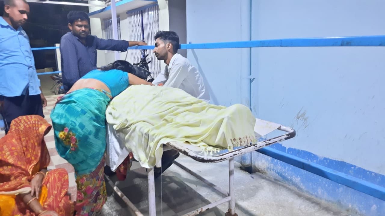 बिहार: बांका में पोस्टेड महिला डॉक्टर ने जमुई में की खुदकुशी, पंखे से फंदा लगाकर दे दी अपनी जान बिहार: बांका में पोस्टेड महिला डॉक्टर ने जमुई में की खुदकुशी, पंखे से फंदा लगाकर दे दी अपनी जान