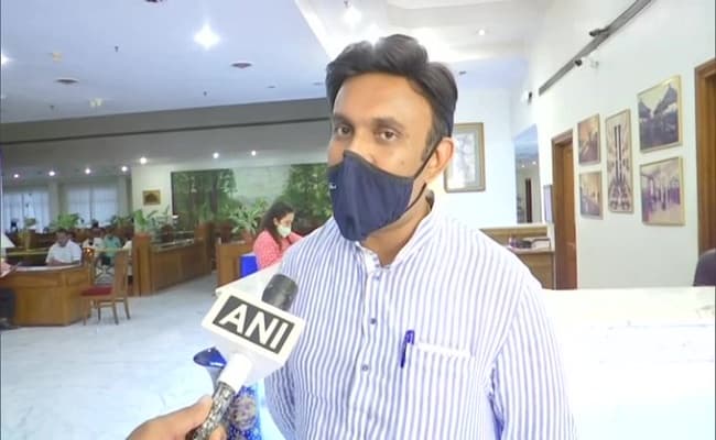 कर्नाटक में कोरोना के न्यू स्ट्रेन का संक्रमण, ब्रिटेन से लौटे 11 लोग मिले संक्रमित कर्नाटक में कोरोना के न्यू स्ट्रेन का संक्रमण, ब्रिटेन से लौटे 11 लोग मिले संक्रमित