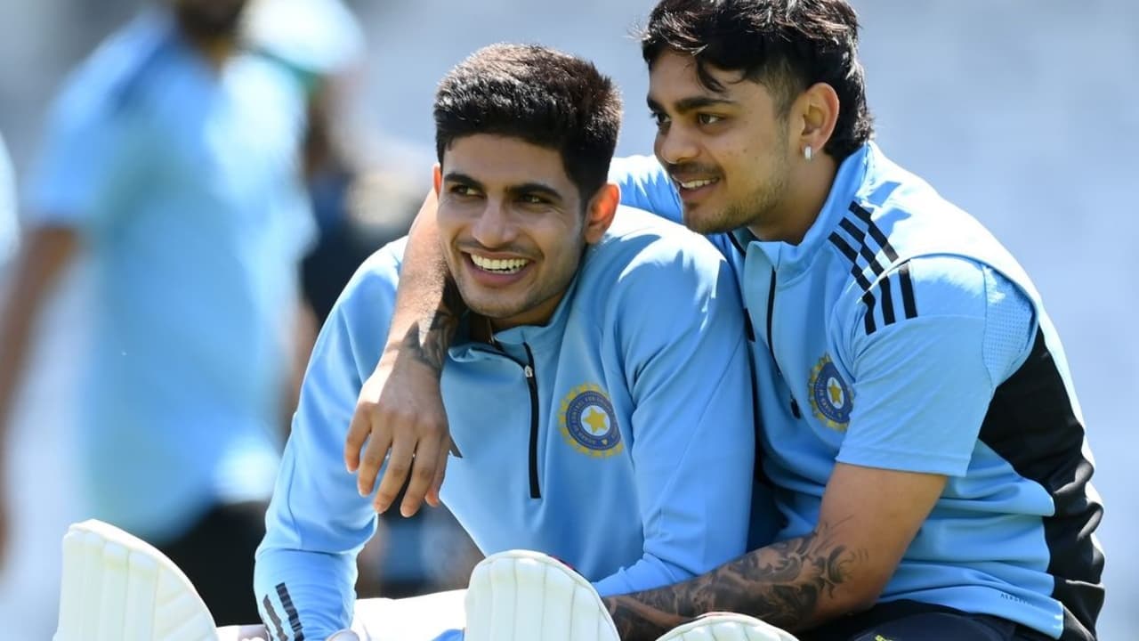 WTC Final: खिताबी भिड़ंत से पहले शुभमन गिल और ईशान किशन का दिखा ‘ब्रोमांस’, फोटो वायरल WTC Final: खिताबी भिड़ंत से पहले शुभमन गिल और ईशान किशन का दिखा ‘ब्रोमांस’, फोटो वायरल