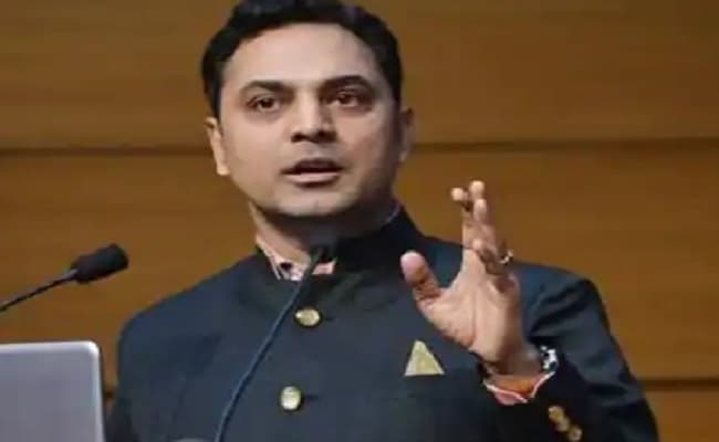 मुख्य आर्थिक सलाहकार केवी सुब्रमण्यम ने दिया इस्तीफा, शिक्षा जगत में लौटेंगे वापस मुख्य आर्थिक सलाहकार केवी सुब्रमण्यम ने दिया इस्तीफा, शिक्षा जगत में लौटेंगे वापस