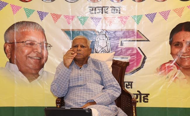 जल्द आ रहा हूं बिहार! लालू यादव ने पटना वापसी की कही बात तो RJD में दिखी नयी उर्जा, NDA हुआ हमलावर जल्द आ रहा हूं बिहार! लालू यादव ने पटना वापसी की कही बात तो RJD में दिखी नयी उर्जा, NDA हुआ हमलावर