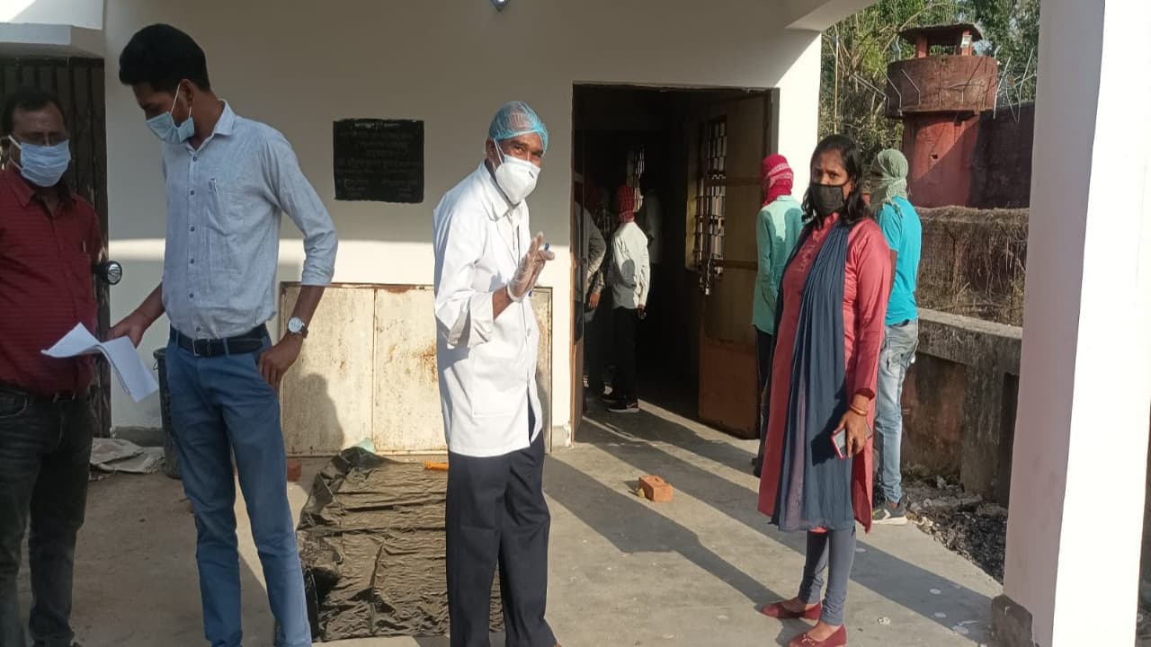 TSPC के 2 नक्सलियों के शव को लातेहार पुलिस ने परिजनों को सौंपा, कौआखाड़ जंगल में मुठभेड़ में हुआ था ढेर TSPC के 2 नक्सलियों के शव को लातेहार पुलिस ने परिजनों को सौंपा, कौआखाड़ जंगल में मुठभेड़ में हुआ था ढेर