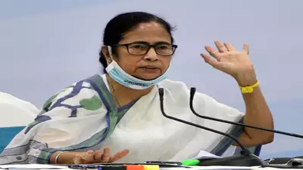 Bengal Covid Restrictions: बंगाल में कोरोना के कारण आवाजाही पर लगे सभी प्रतिबंध हटे, मास्क पहनना जरूरी Bengal Covid Restrictions: बंगाल में कोरोना के कारण आवाजाही पर लगे सभी प्रतिबंध हटे, मास्क पहनना जरूरी