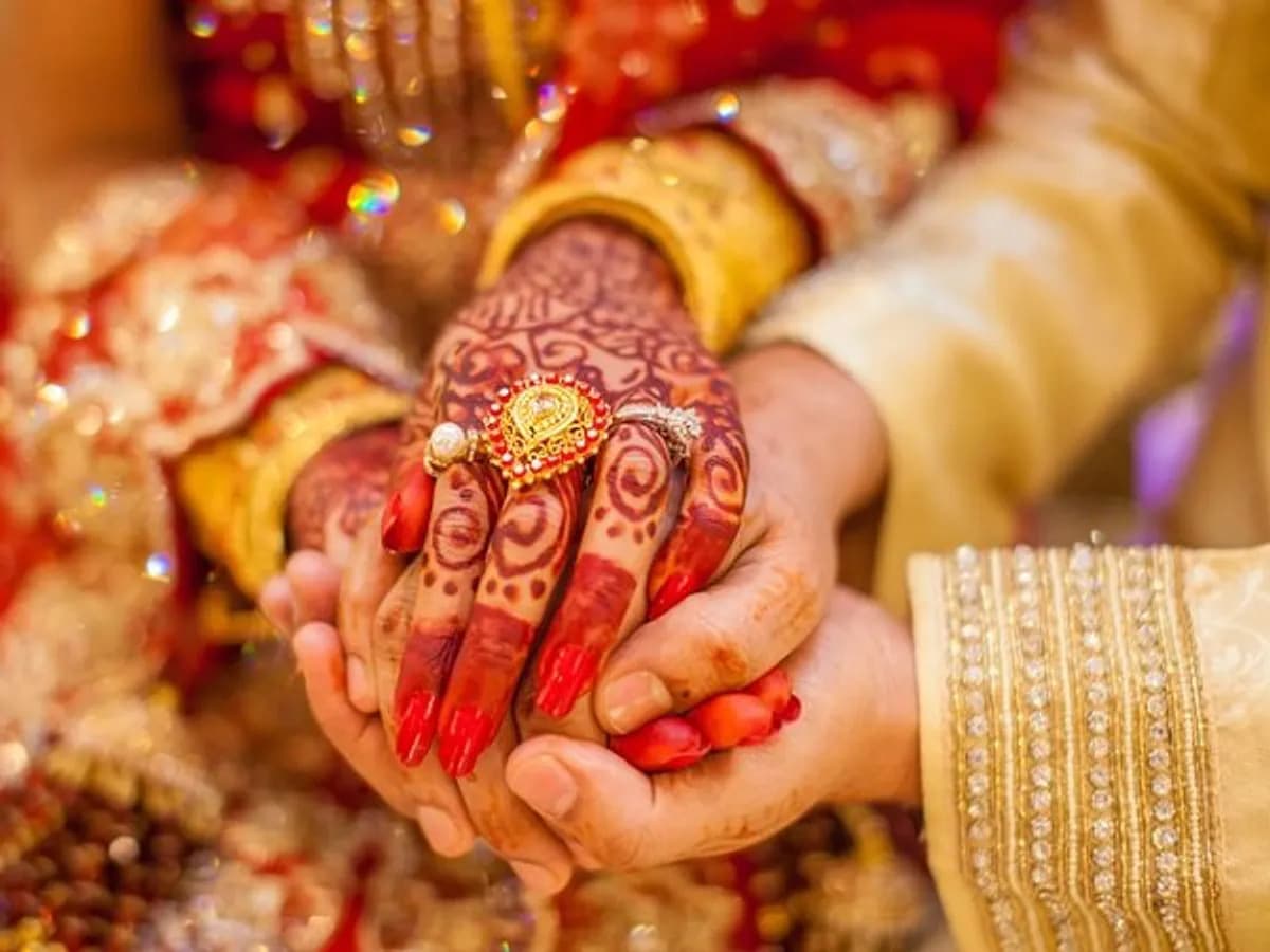 Marriage Dates 2023: शादियों के सीजन के शुभारंभ के साथ बजने लगेंगी शहनाइयां, जानें मई से दिसंबर तक शुभ मुहूर्त Marriage Dates 2023: शादियों के सीजन के शुभारंभ के साथ बजने लगेंगी शहनाइयां, जानें मई से दिसंबर तक शुभ मुहूर्त
