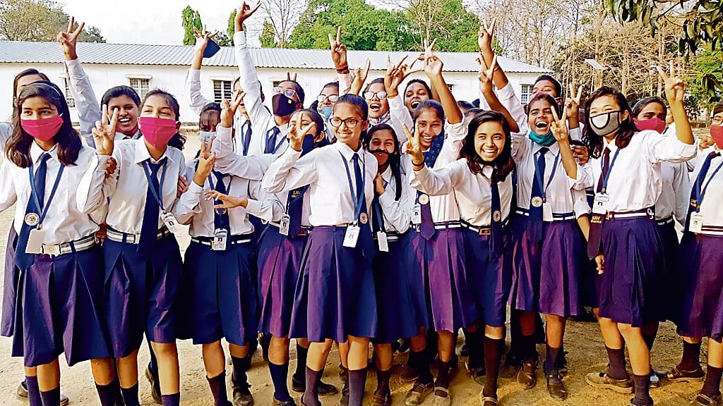 Bihar Board Matric Result: बिहार के हर जिले में क्यों ना स्थापित हो सिमुलतला जैसा विद्यालय? जानिए इस ‘टापर्स की फैक्ट्री’ की कहानी Bihar Board Matric Result: बिहार के हर जिले में क्यों ना स्थापित हो सिमुलतला जैसा विद्यालय? जानिए इस ‘टापर्स की फैक्ट्री’ की कहानी