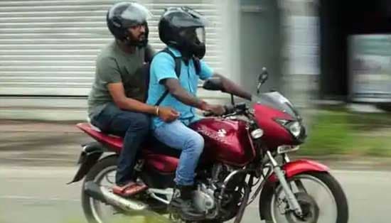 New Rule : बिना हेलमेट के पकड़े गए, तो सस्पेंड हो जाएगा ड्राइविंग लाइसेंस… New Rule : बिना हेलमेट के पकड़े गए, तो सस्पेंड हो जाएगा ड्राइविंग लाइसेंस…