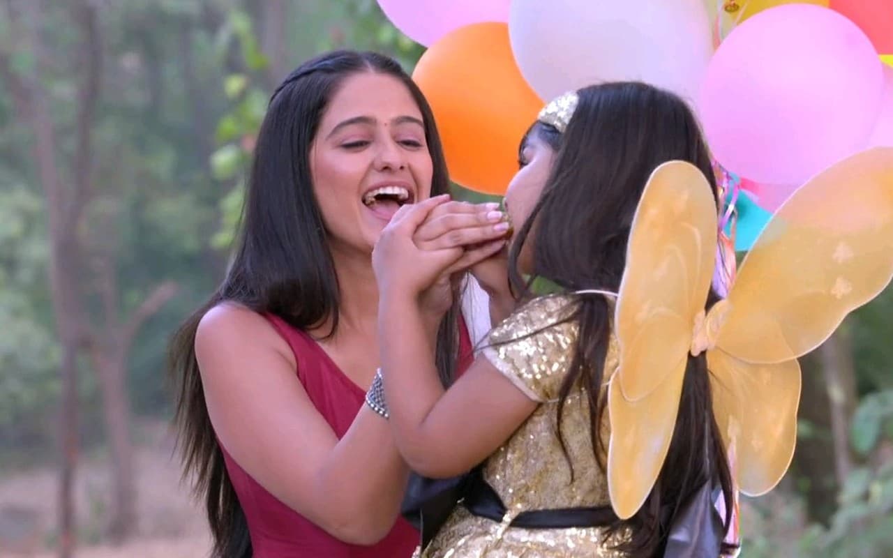 GHKPM Spoiler: सई को सवी के बर्थडे से विराट रखेगा दूर, बनाया ये प्लान… लेकिन आएगा फिर ये टविस्ट GHKPM Spoiler: सई को सवी के बर्थडे से विराट रखेगा दूर, बनाया ये प्लान… लेकिन आएगा फिर ये टविस्ट