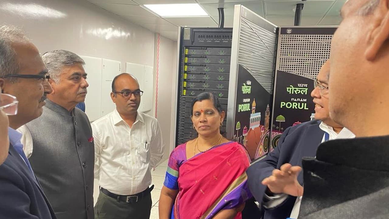 कम्प्यूटेशनल अनुसंधान की सुविधा के लिए NIT तिरुचिरापल्ली में Param Porul सुपरकंप्यूटर का उद्घाटन कम्प्यूटेशनल अनुसंधान की सुविधा के लिए NIT तिरुचिरापल्ली में Param Porul सुपरकंप्यूटर का उद्घाटन
